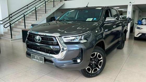 TOYOTA HILUX 2.8 D-4D TURBO DIESEL CD SRX 4X4 AUTOMÁTICO TOYOTA HILUX 2.8 D-4D TURBO DIESEL CD SRX 4X4 AUTOMÁTICO